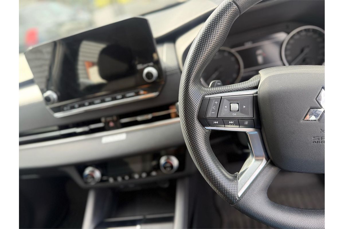 2022 Mitsubishi Outlander ES ZM