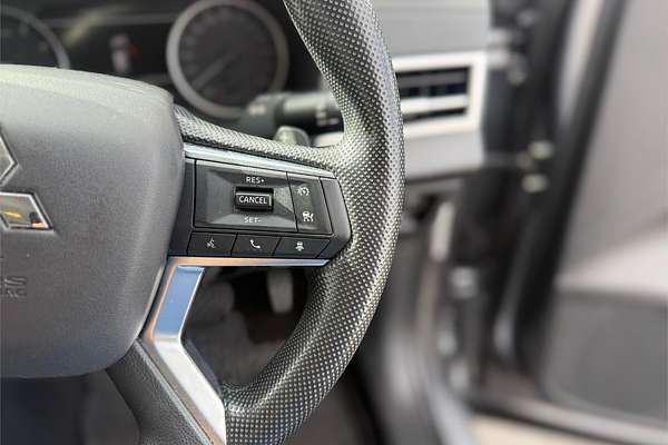 2022 Mitsubishi Outlander ES ZM