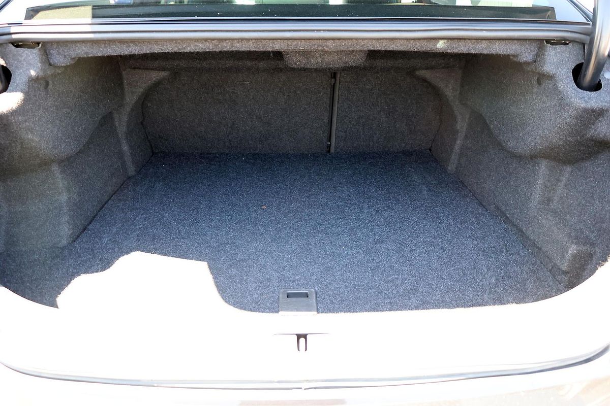 2013 Holden Malibu CDX EM