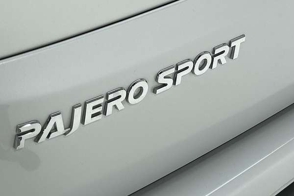 2024 Mitsubishi Pajero Sport GLS QG thumb-21