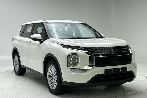 2023 Mitsubishi Outlander ES ZM