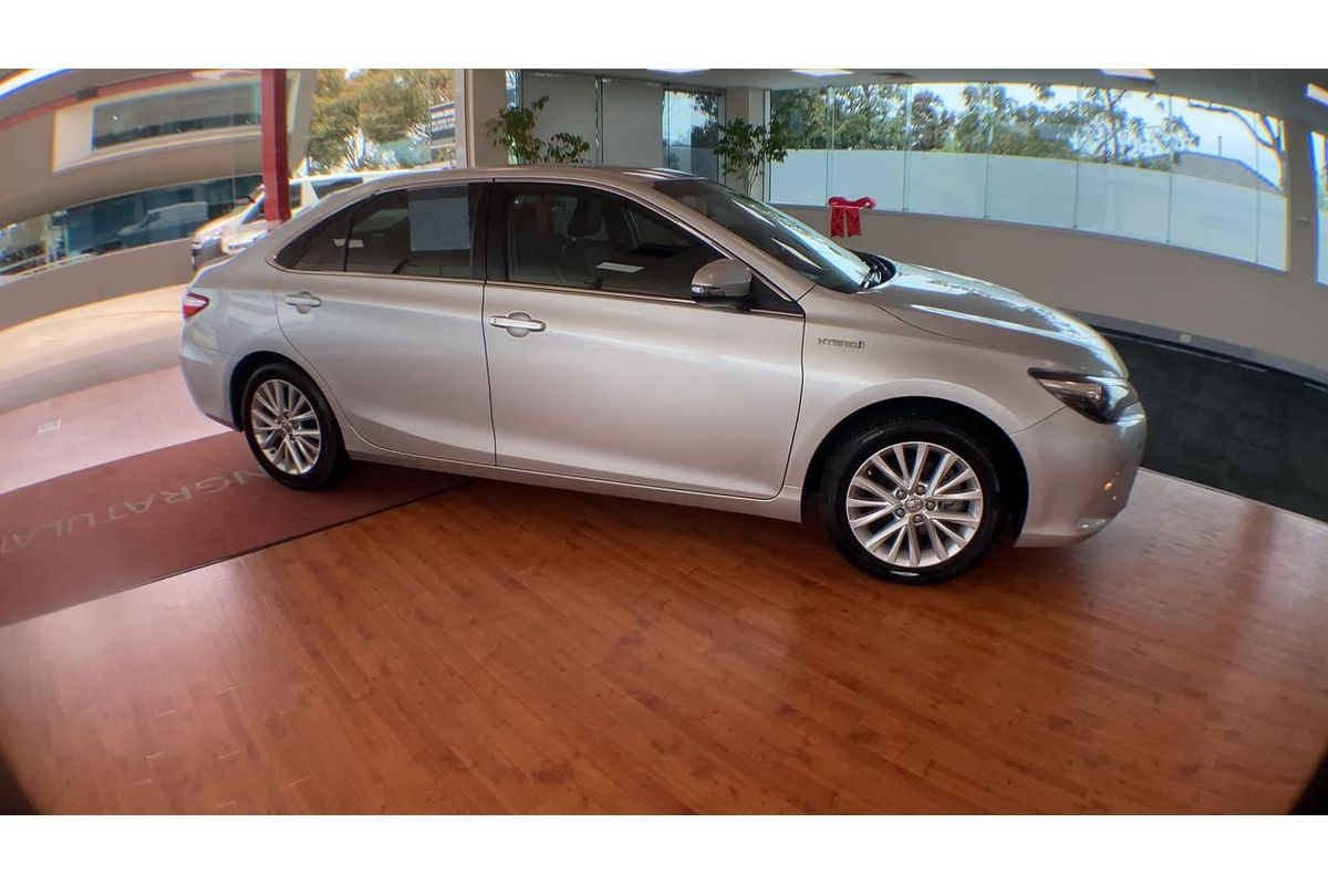 2017 Toyota Camry Atara SL AVV50R