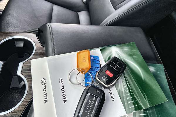 2021 Toyota Landcruiser VX FJA300R