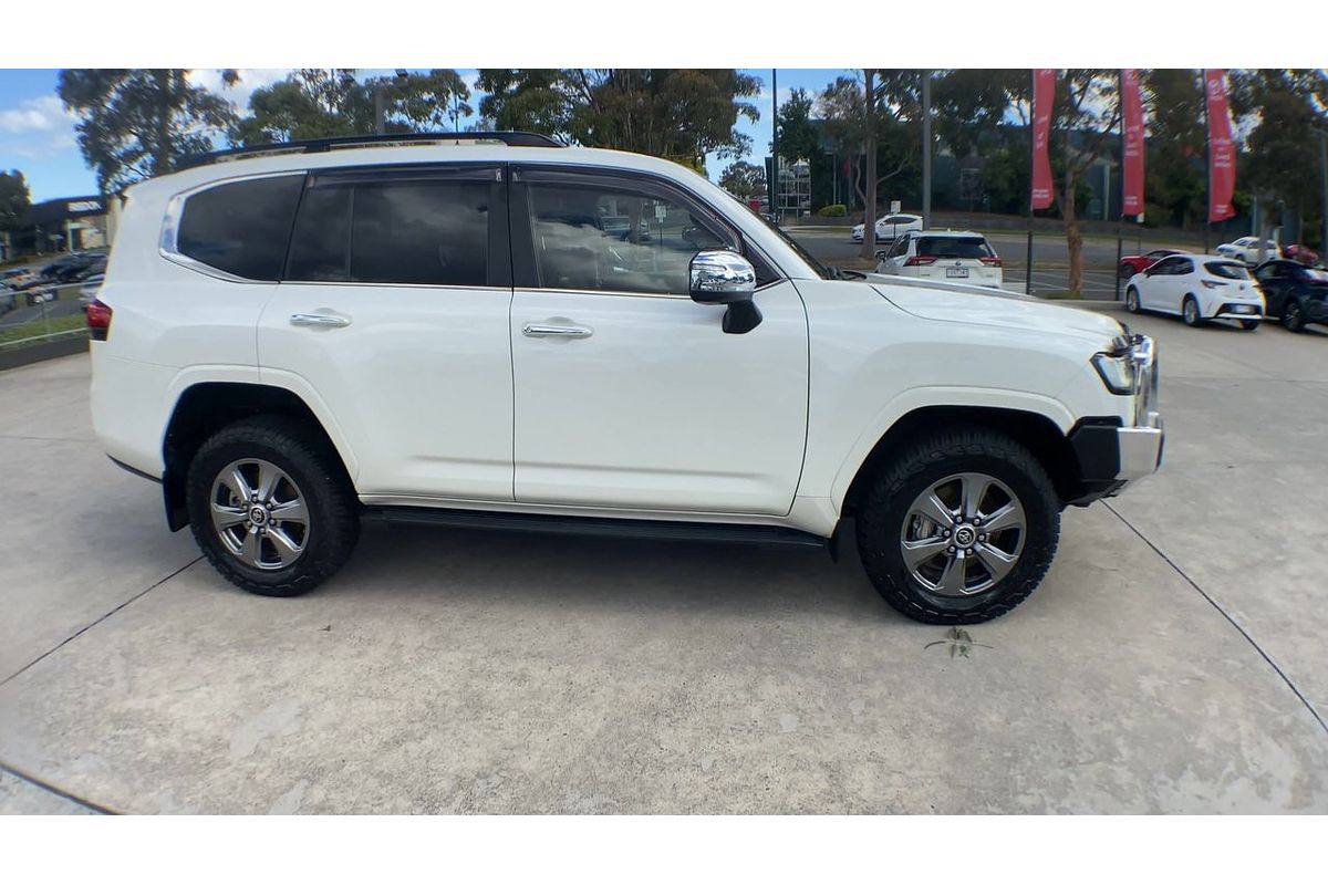 2021 Toyota Landcruiser Sahara FJA300R