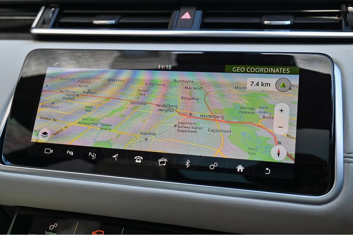 2018 Land Rover Range Rover Velar D240 L560