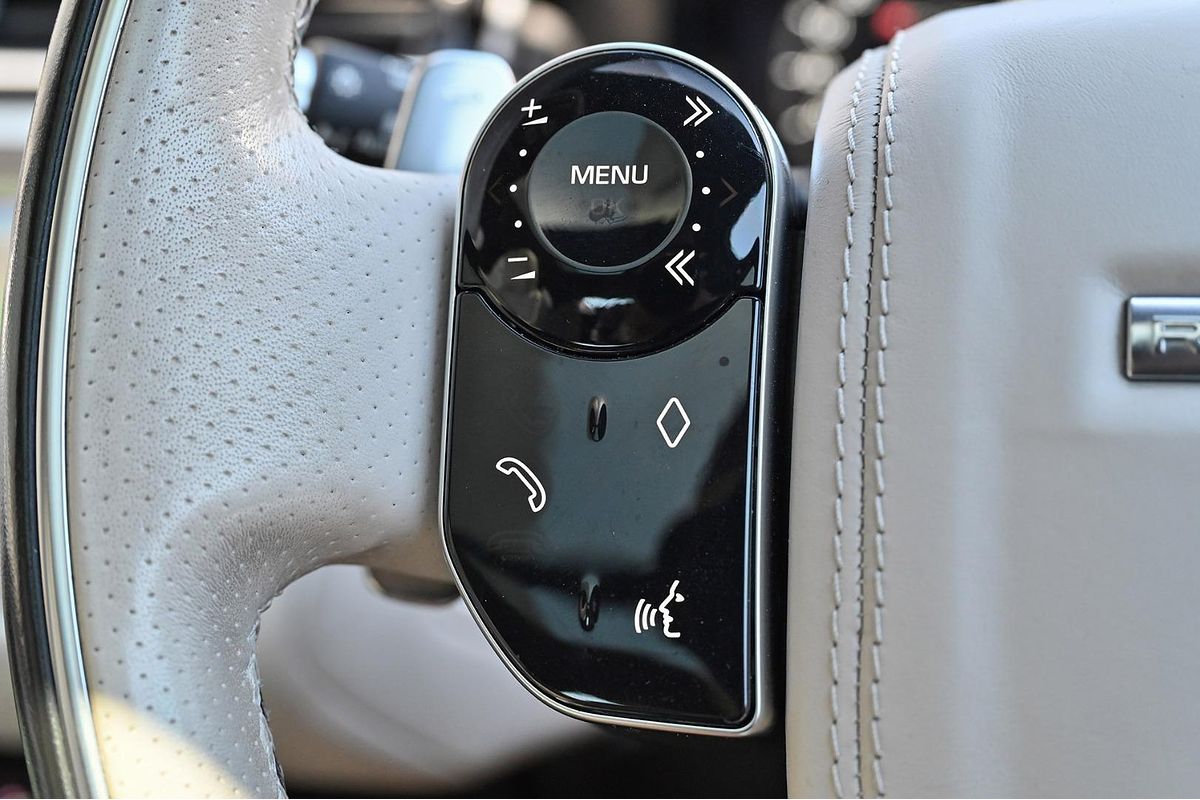 2018 Land Rover Range Rover Velar D240 L560