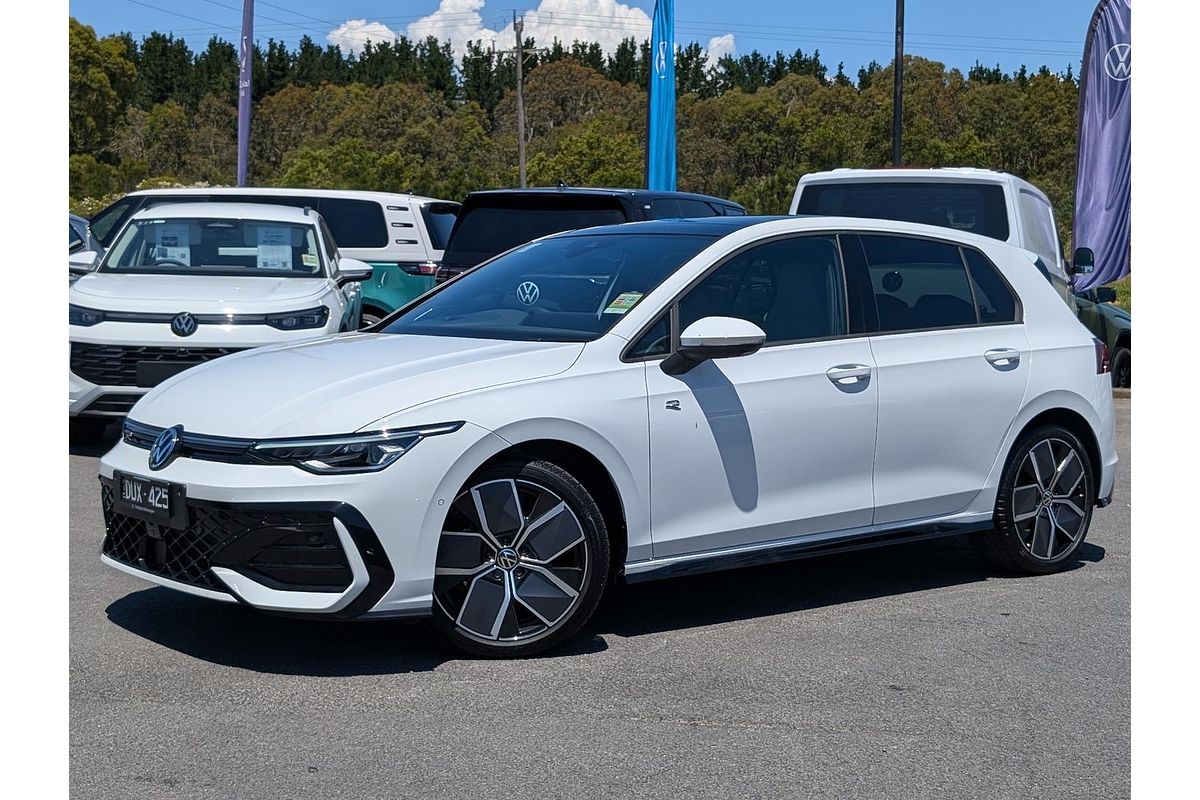 2025 Volkswagen Golf 110TSI R-Line 8.5