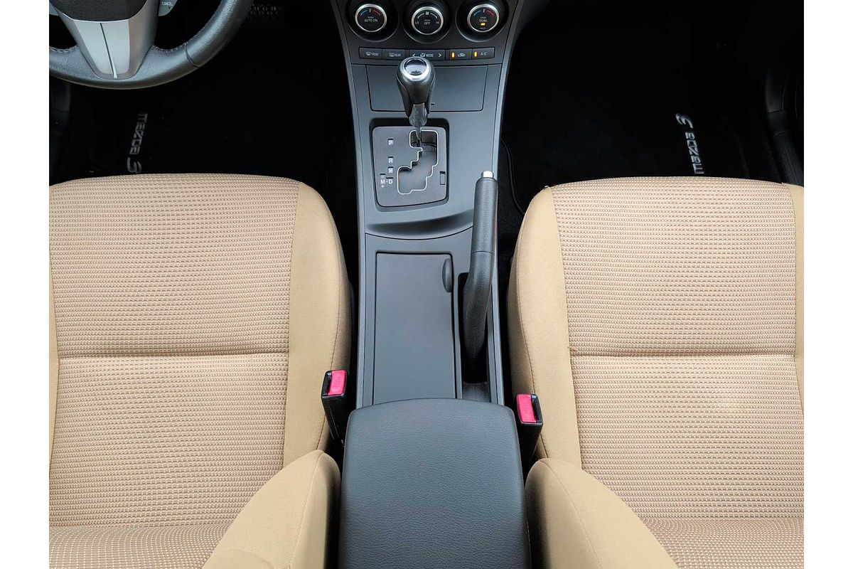 2013 Mazda 3 i Touring