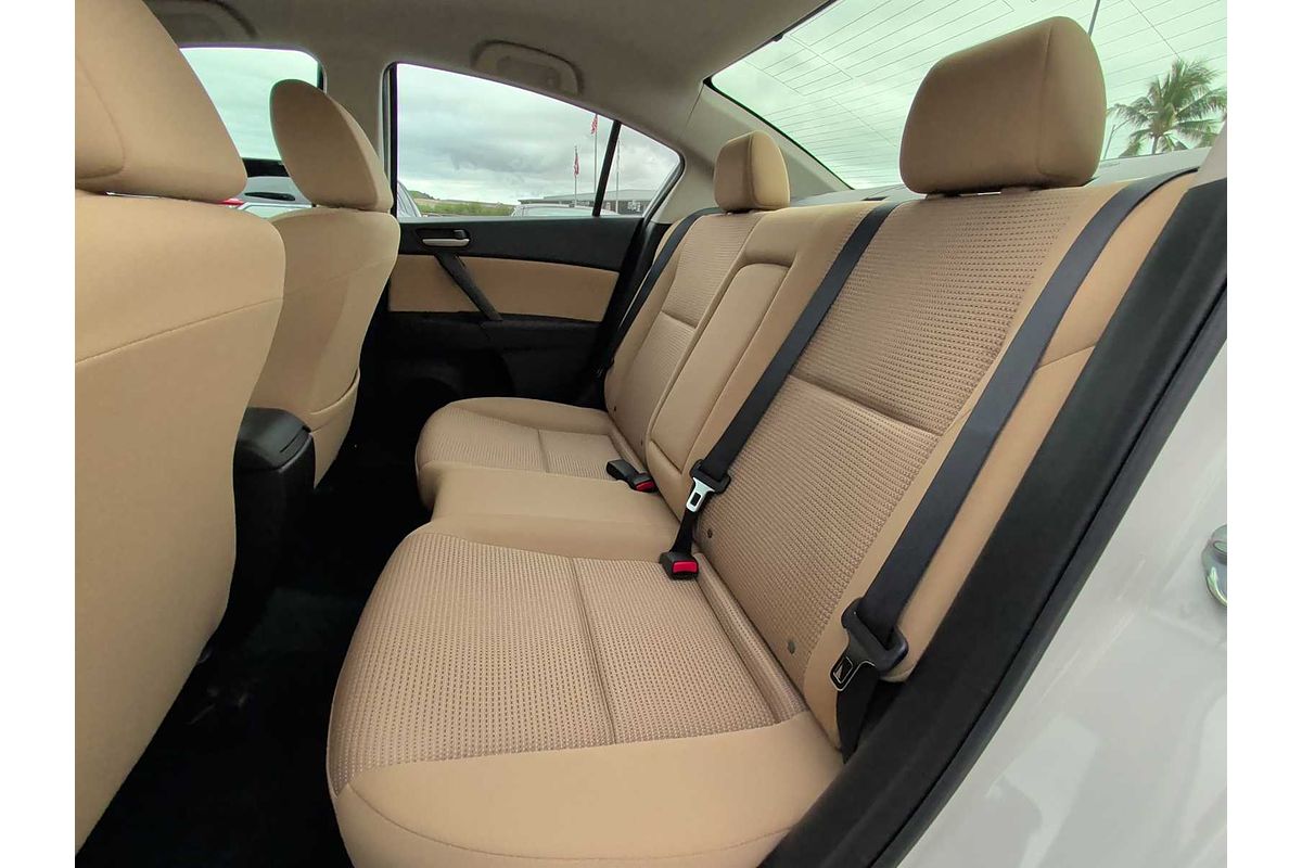 2013 Mazda 3 i Touring