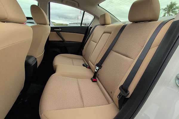 2013 Mazda 3 i Touring