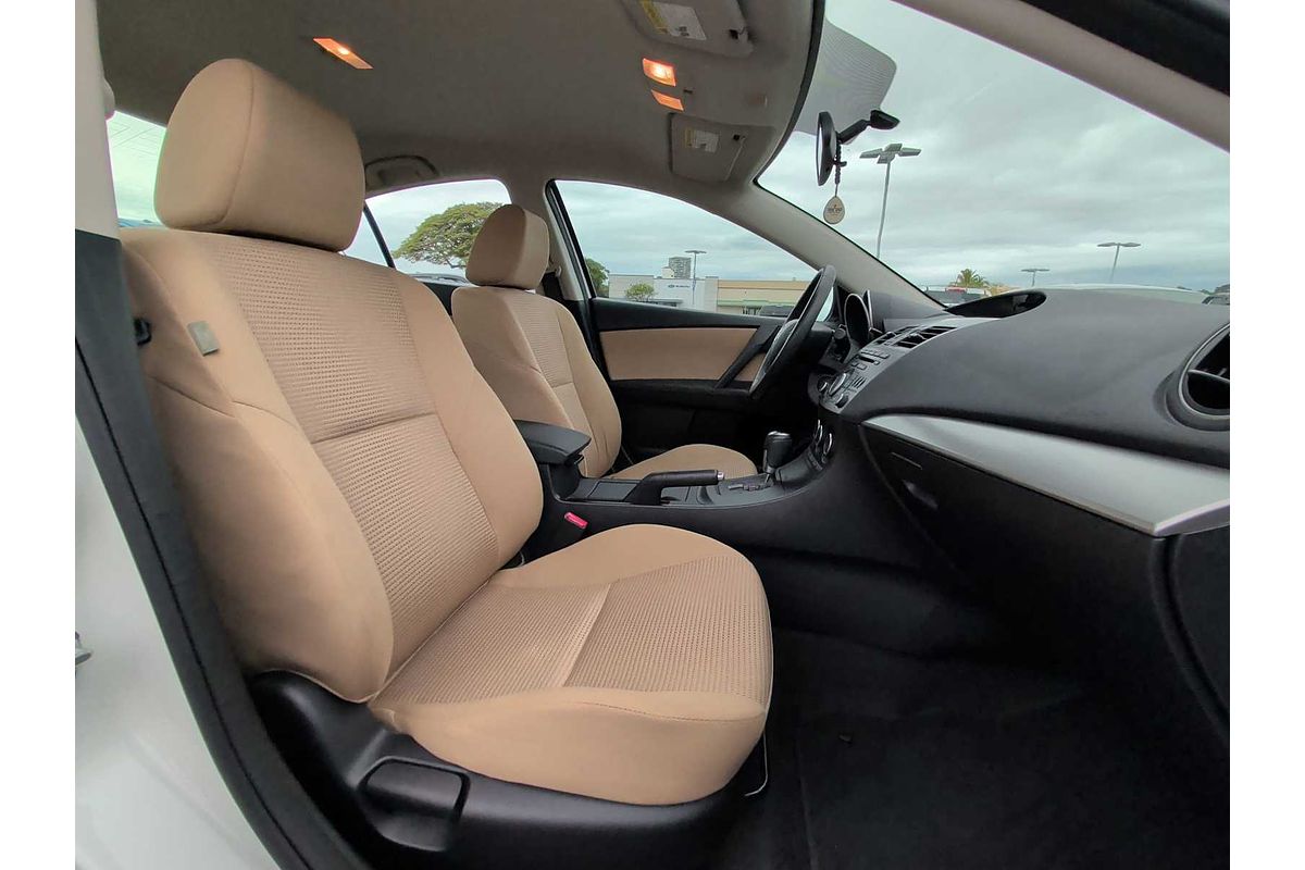 2013 Mazda 3 i Touring