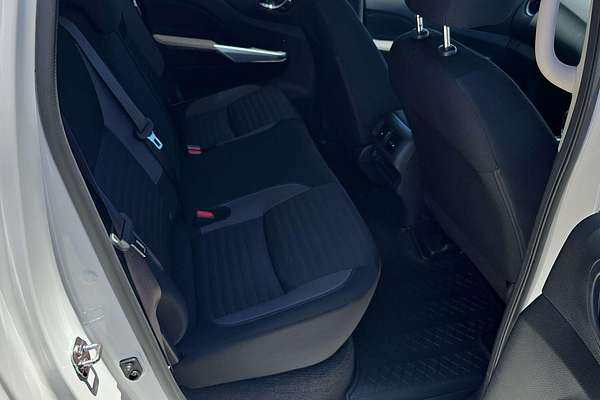 2024 Nissan Navara ST D23 4X4