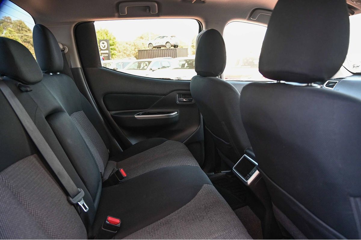 2019 Mitsubishi Triton GLS MR 4X4