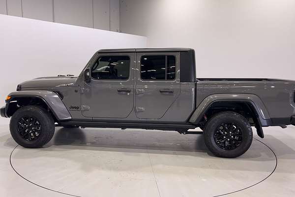 2022 Jeep Gladiator Night Eagle JT All Wheel Drive