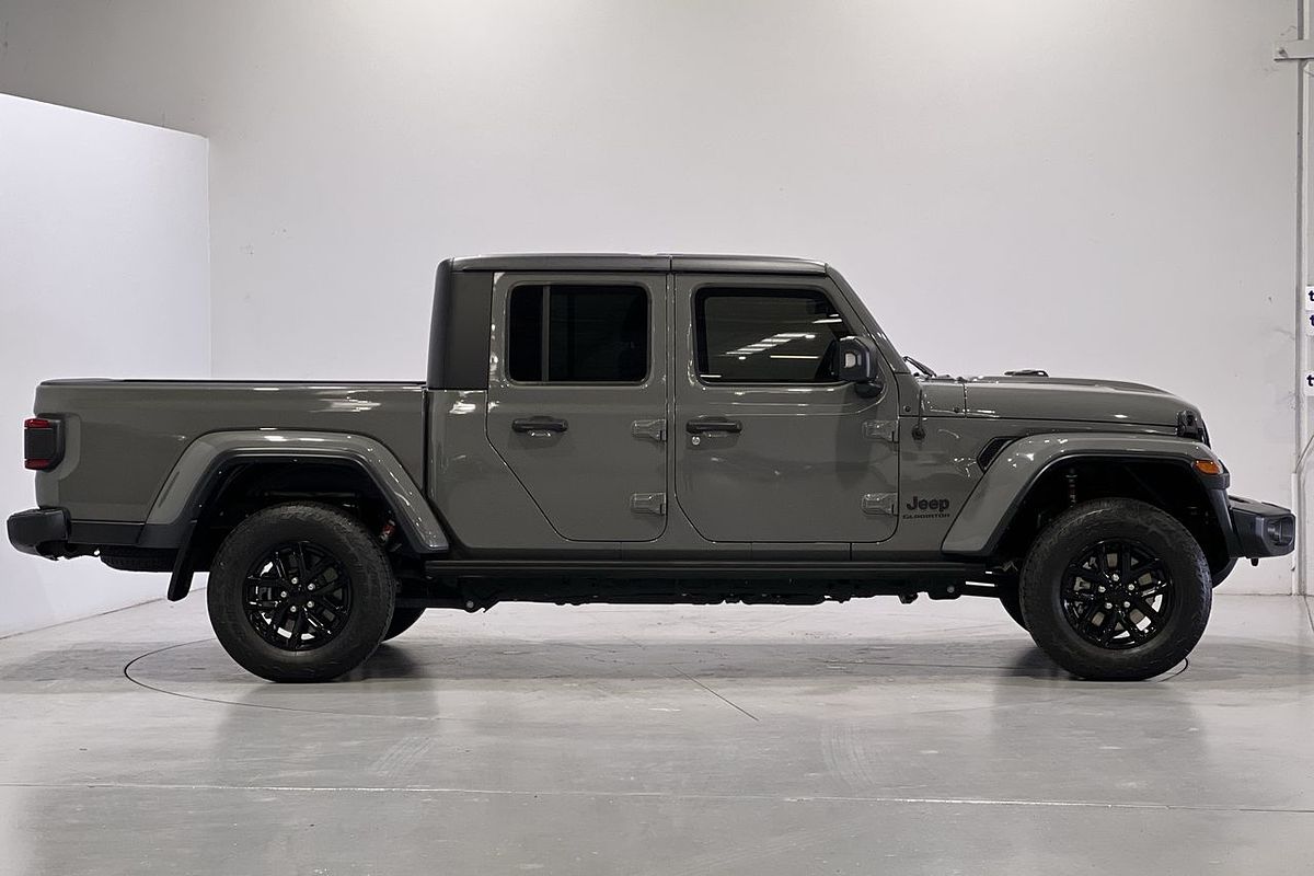 2022 Jeep Gladiator Night Eagle JT All Wheel Drive