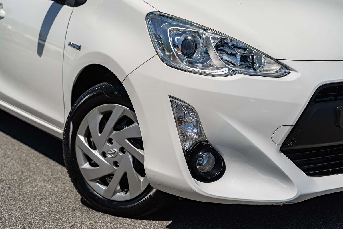 2015 Toyota Prius C NHP10R