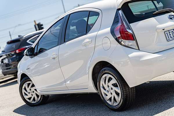 2015 Toyota Prius C NHP10R