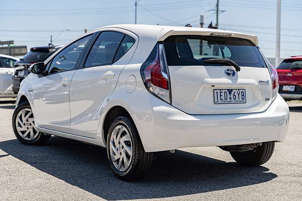 2015 Toyota Prius C NHP10R