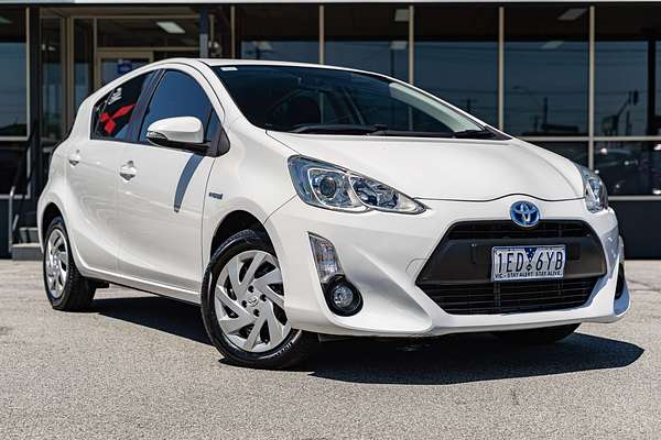 2015 Toyota Prius C NHP10R