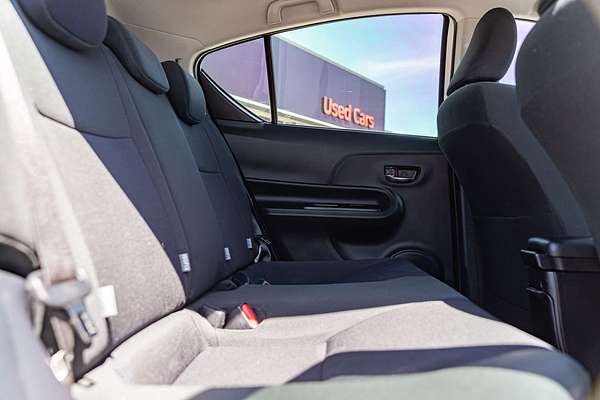 2015 Toyota Prius C NHP10R