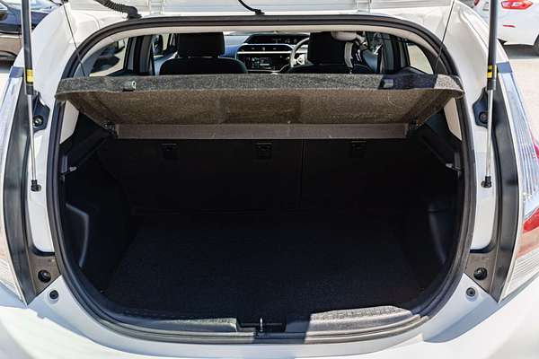 2015 Toyota Prius C NHP10R