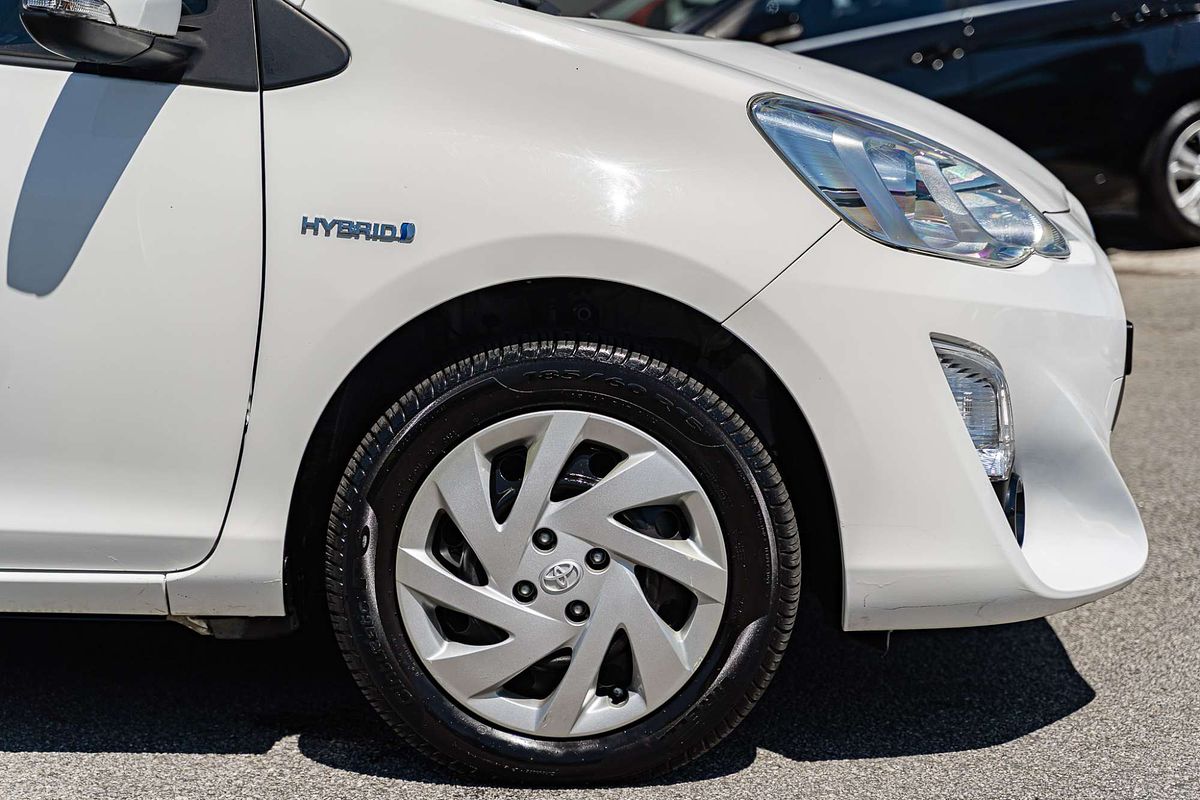 2015 Toyota Prius C NHP10R