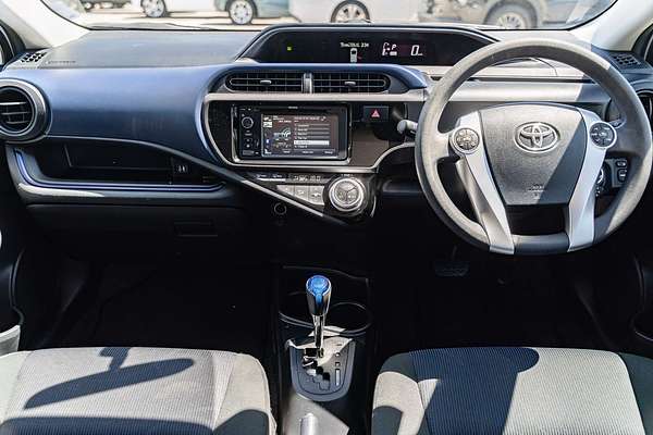 2015 Toyota Prius C NHP10R