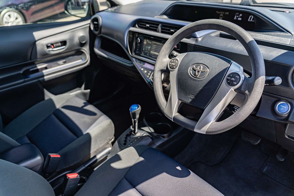 2015 Toyota Prius C NHP10R