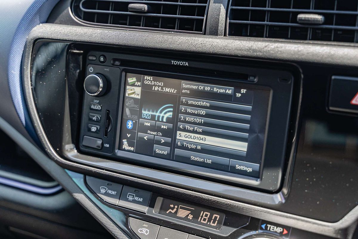 2015 Toyota Prius C NHP10R