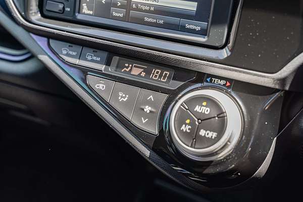 2015 Toyota Prius C NHP10R