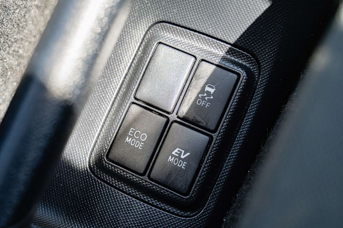 2015 Toyota Prius C NHP10R