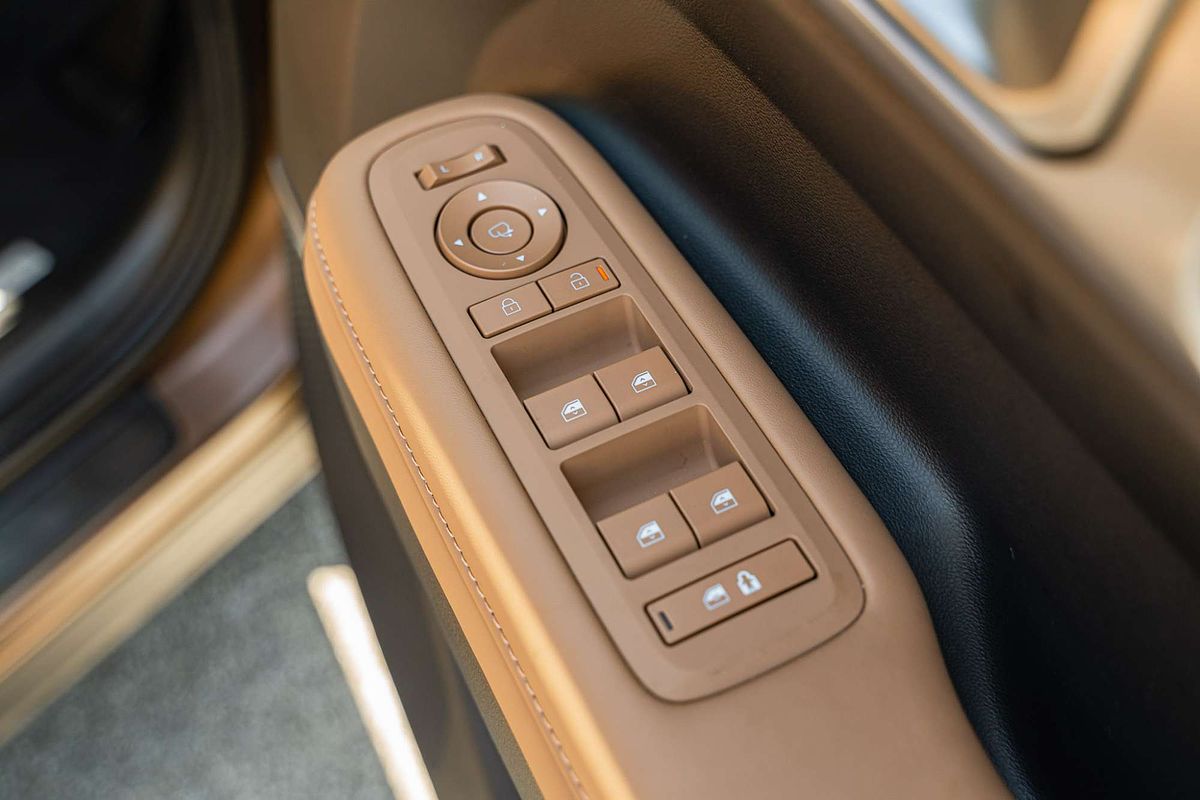 2024 Hyundai Santa Fe Hybrid Calligraphy MX5.V1