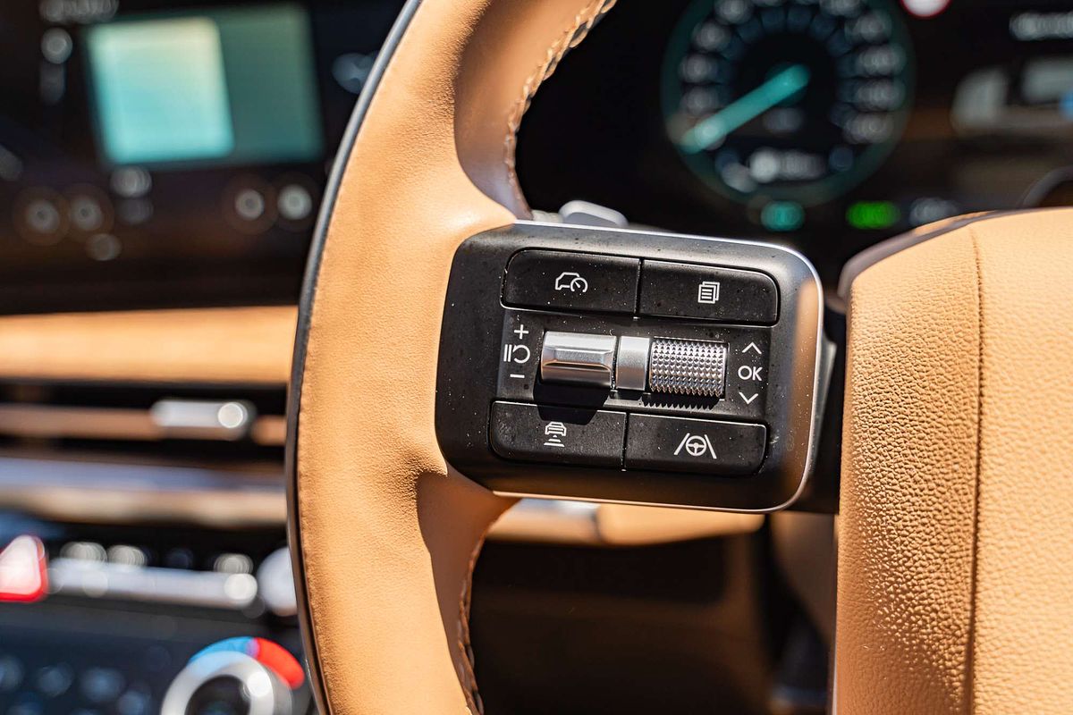 2024 Hyundai Santa Fe Hybrid Calligraphy MX5.V1