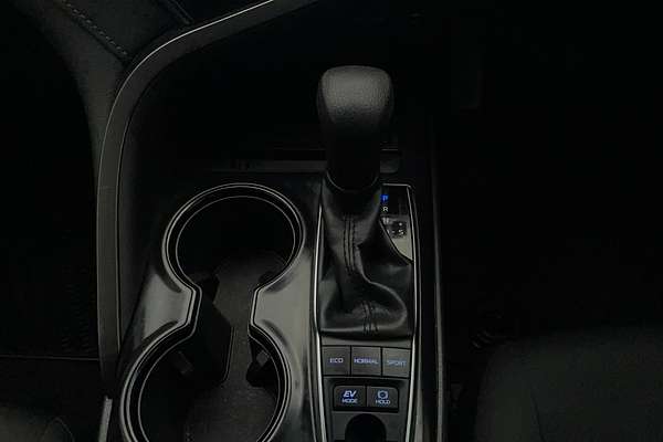 2020 Toyota Camry Ascent AXVH71R