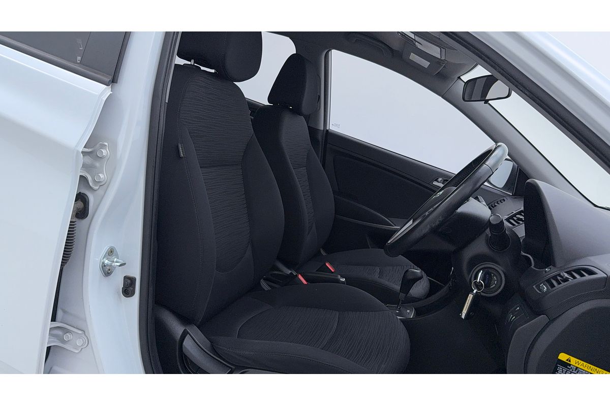 2017 Hyundai Accent Sport RB6