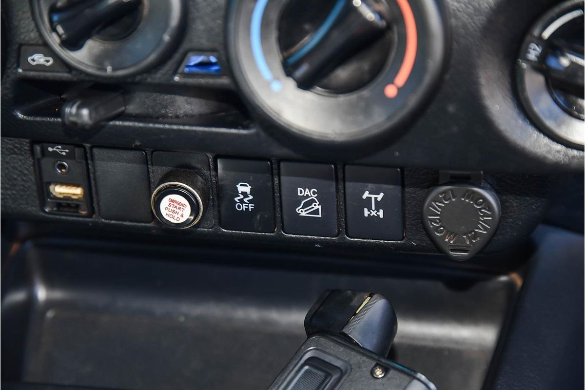 2020 Toyota Hilux SR GUN126R 4X4