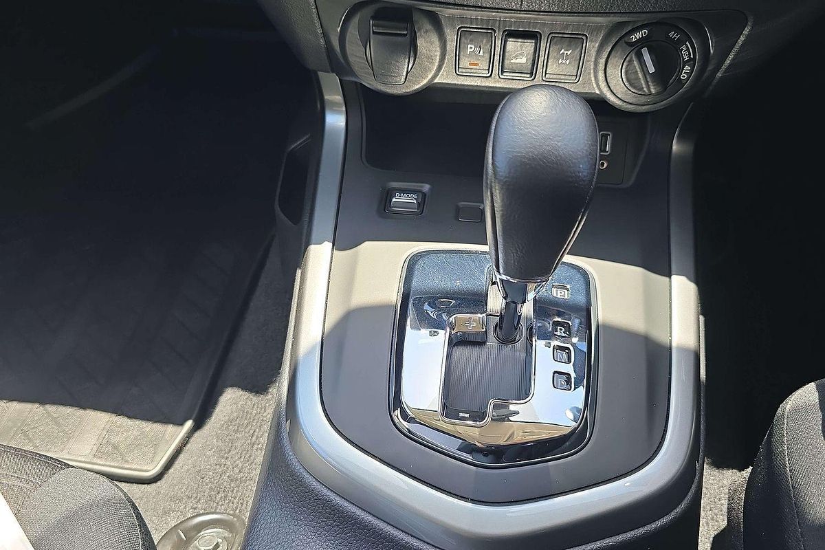 2024 Nissan Navara ST D23 4X4