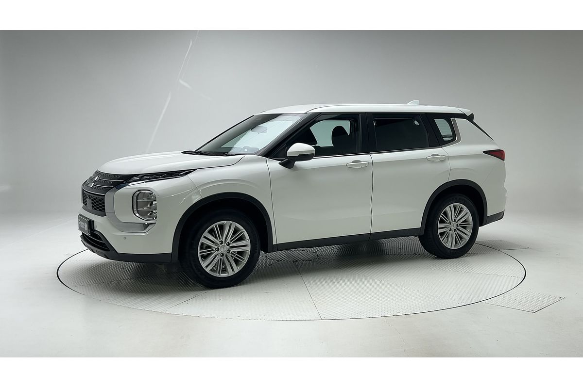 2024 Mitsubishi Outlander ES ZM