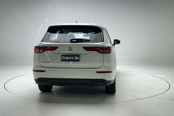 2024 Mitsubishi Outlander ES ZM