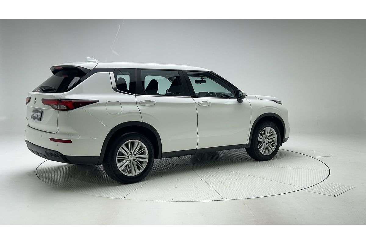 2024 Mitsubishi Outlander ES ZM