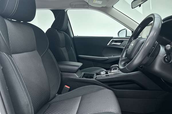 2024 Mitsubishi Outlander ES ZM