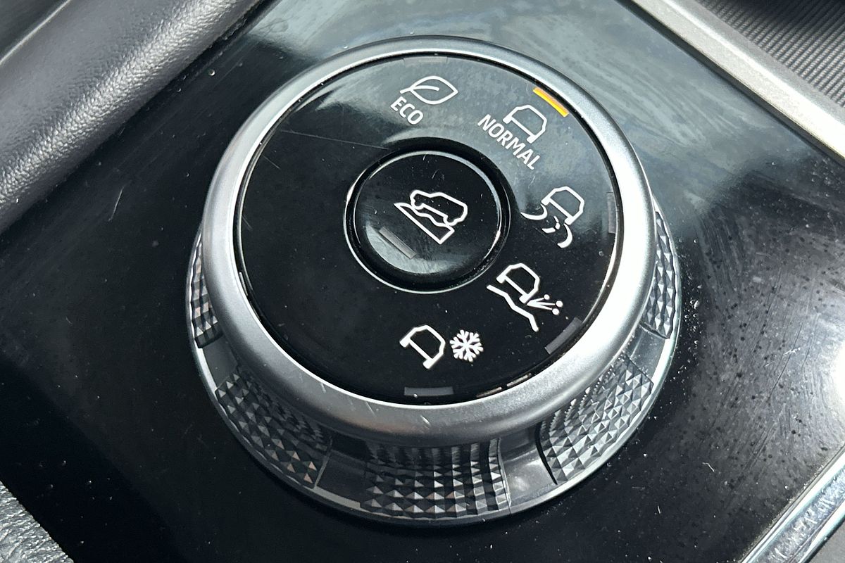 2024 Mitsubishi Outlander ES ZM