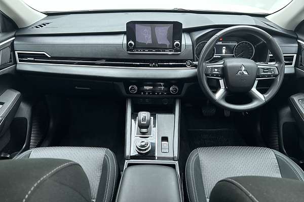 2024 Mitsubishi Outlander ES ZM