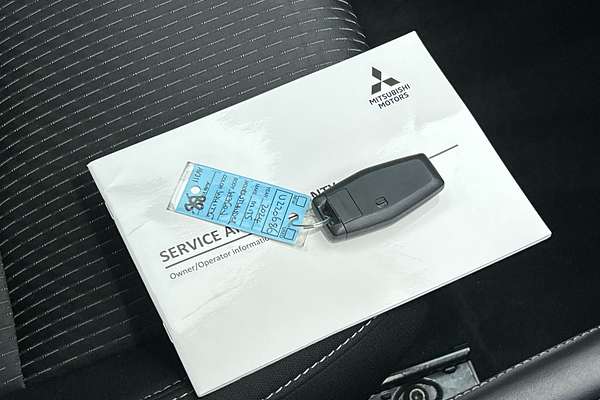 2024 Mitsubishi Outlander ES ZM