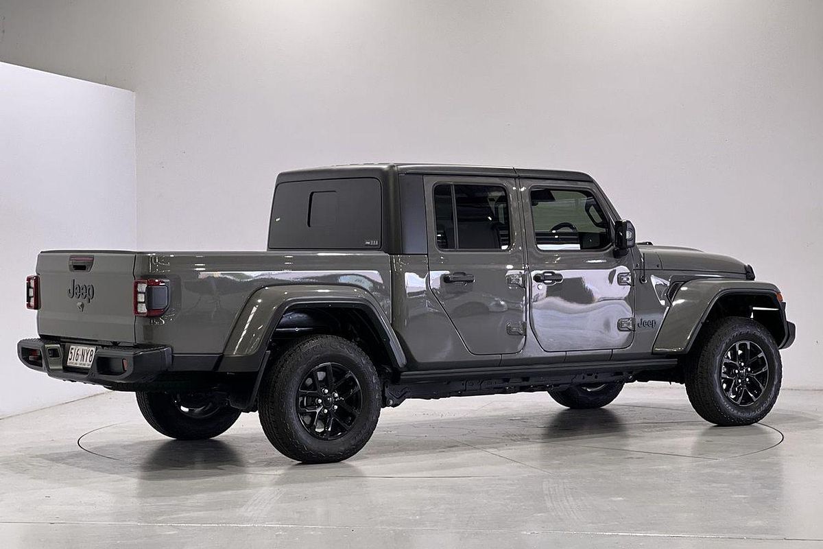 2022 Jeep Gladiator Night Eagle JT All Wheel Drive