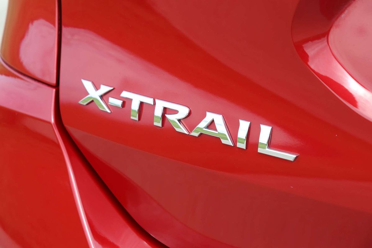 2025 Nissan X-TRAIL ST T33