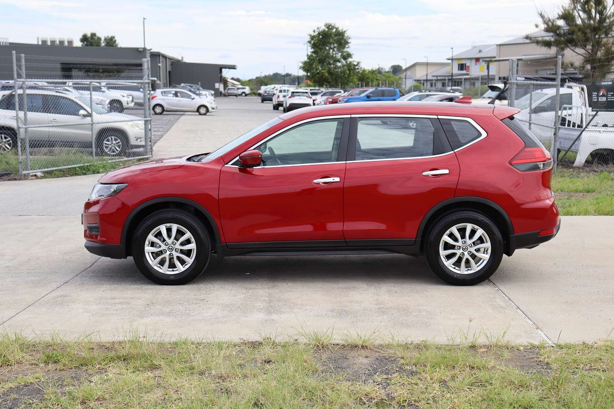 2025 Nissan X-TRAIL ST T33