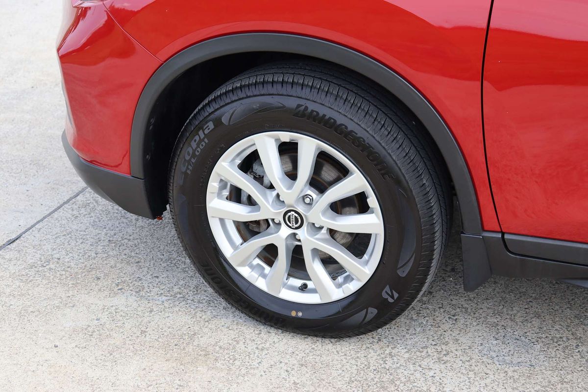 2025 Nissan X-TRAIL ST T33