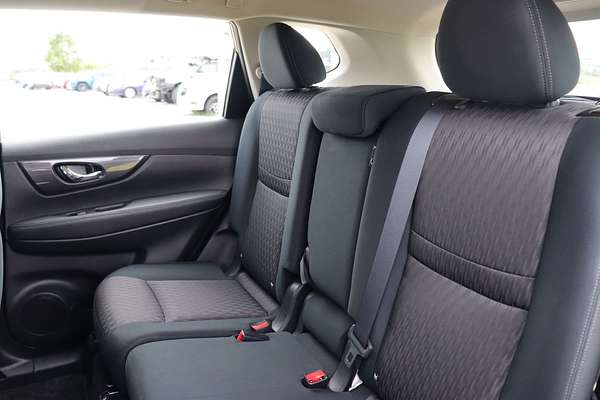 2025 Nissan X-TRAIL ST T33