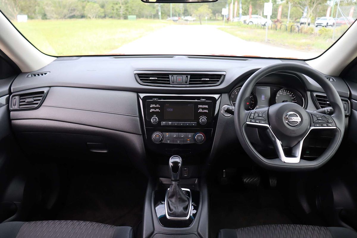 2025 Nissan X-TRAIL ST T33